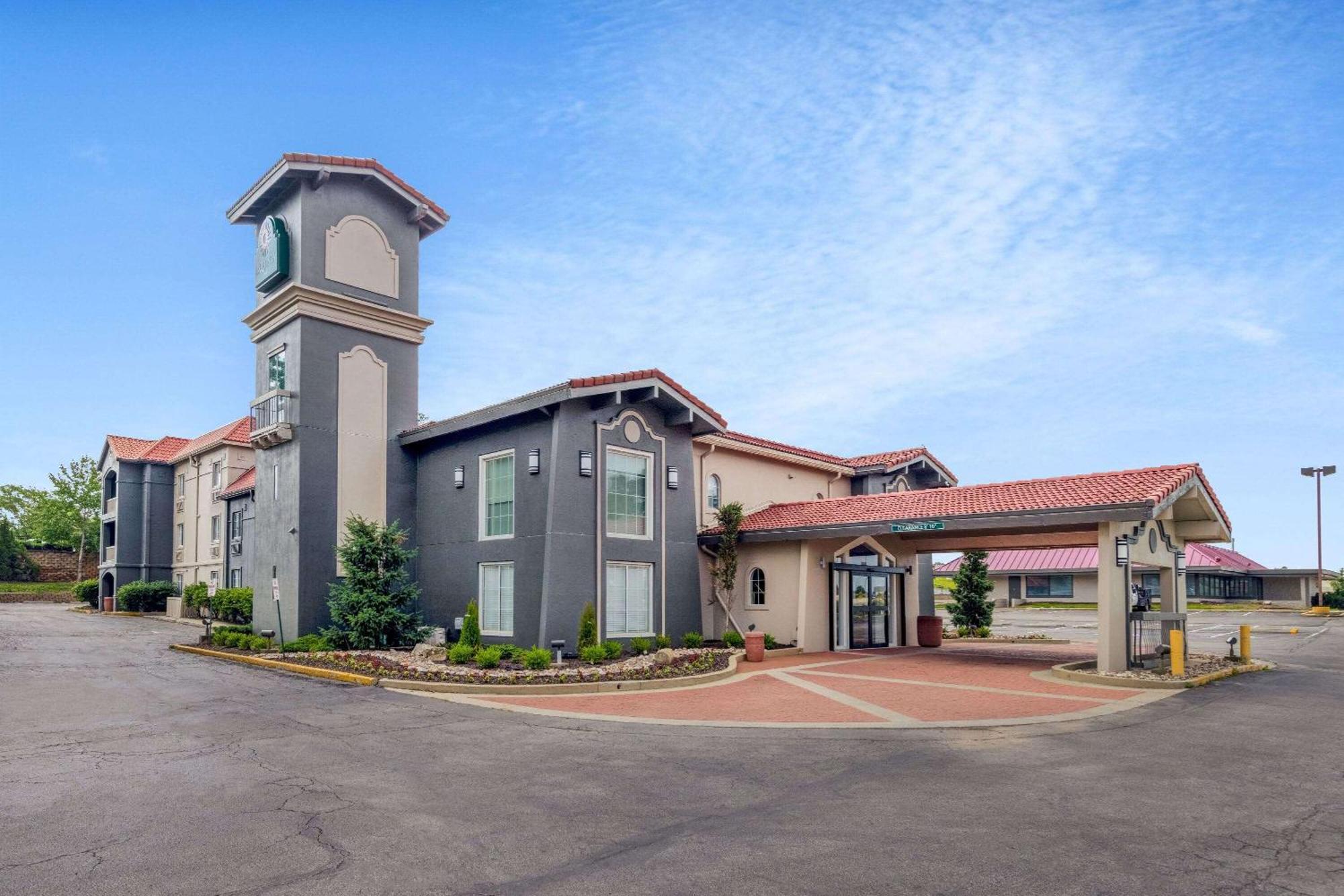 La Quinta Inn By Wyndham Kansas City Ленекса Екстер'єр фото